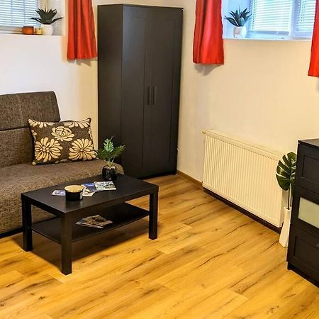 Cosy One Bedroom Flat With Free Parking & Wifi Cluj-Napoca Exterior foto